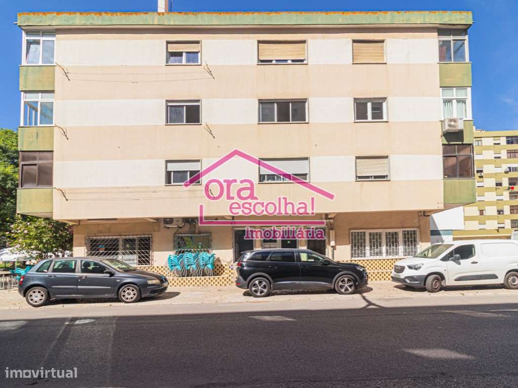 Apartamento T2 remodelado com 92 m2 nas Paivas!-12
