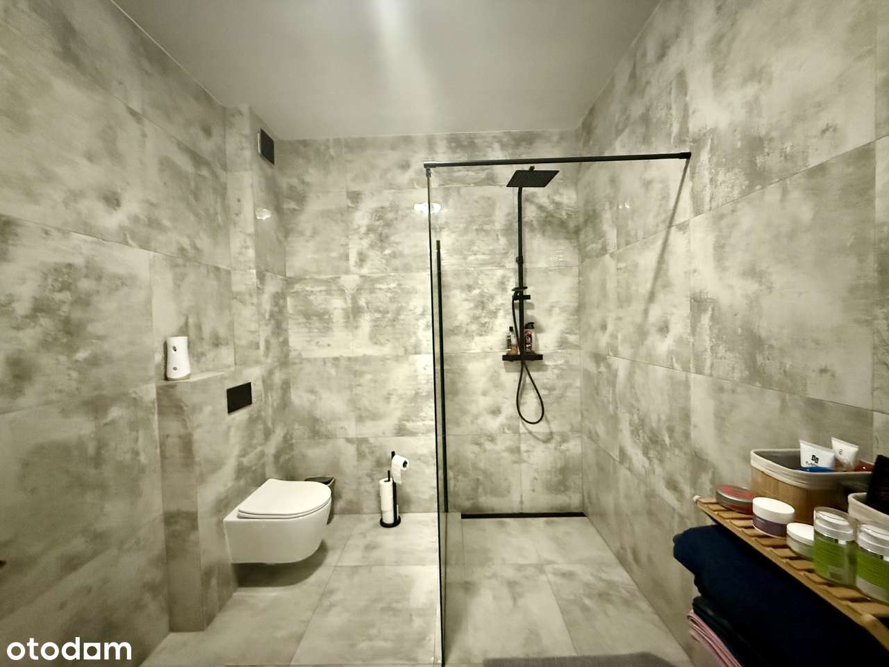 Nowy parterowy dom z lokalem użytkowym-13