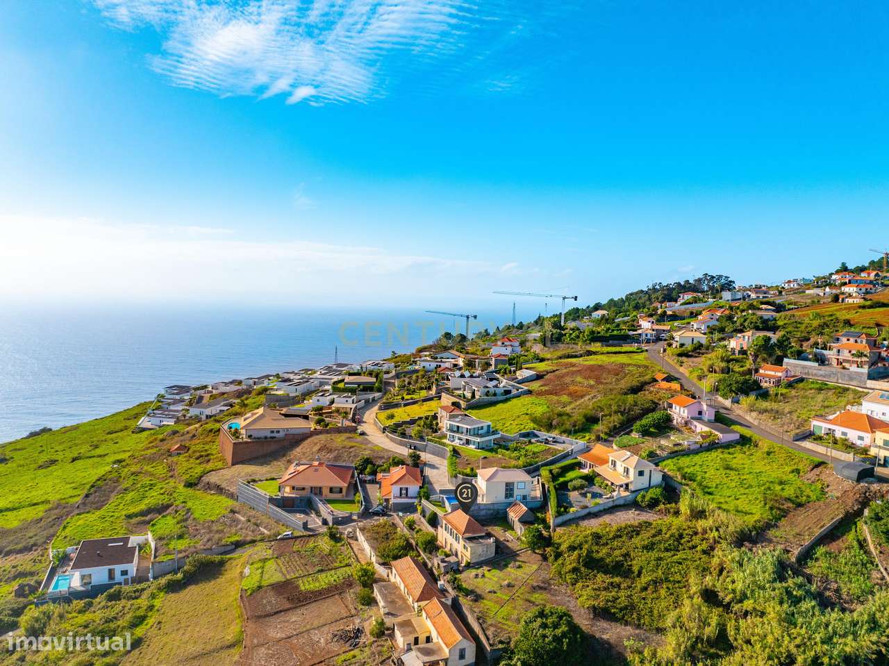 Moradia Tradicional nos Prazeres com Terreno e Vista Mar - Grande imagem: 4/28