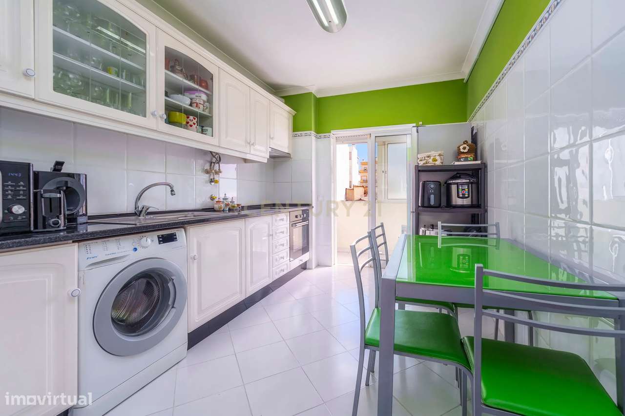 APARTAMENTO T2 | PRONTO A HABITAR | PERTO DO RIA SHOPPING | OLHÃO-0