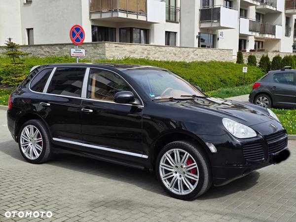 Porsche Cayenne Turbo - 8