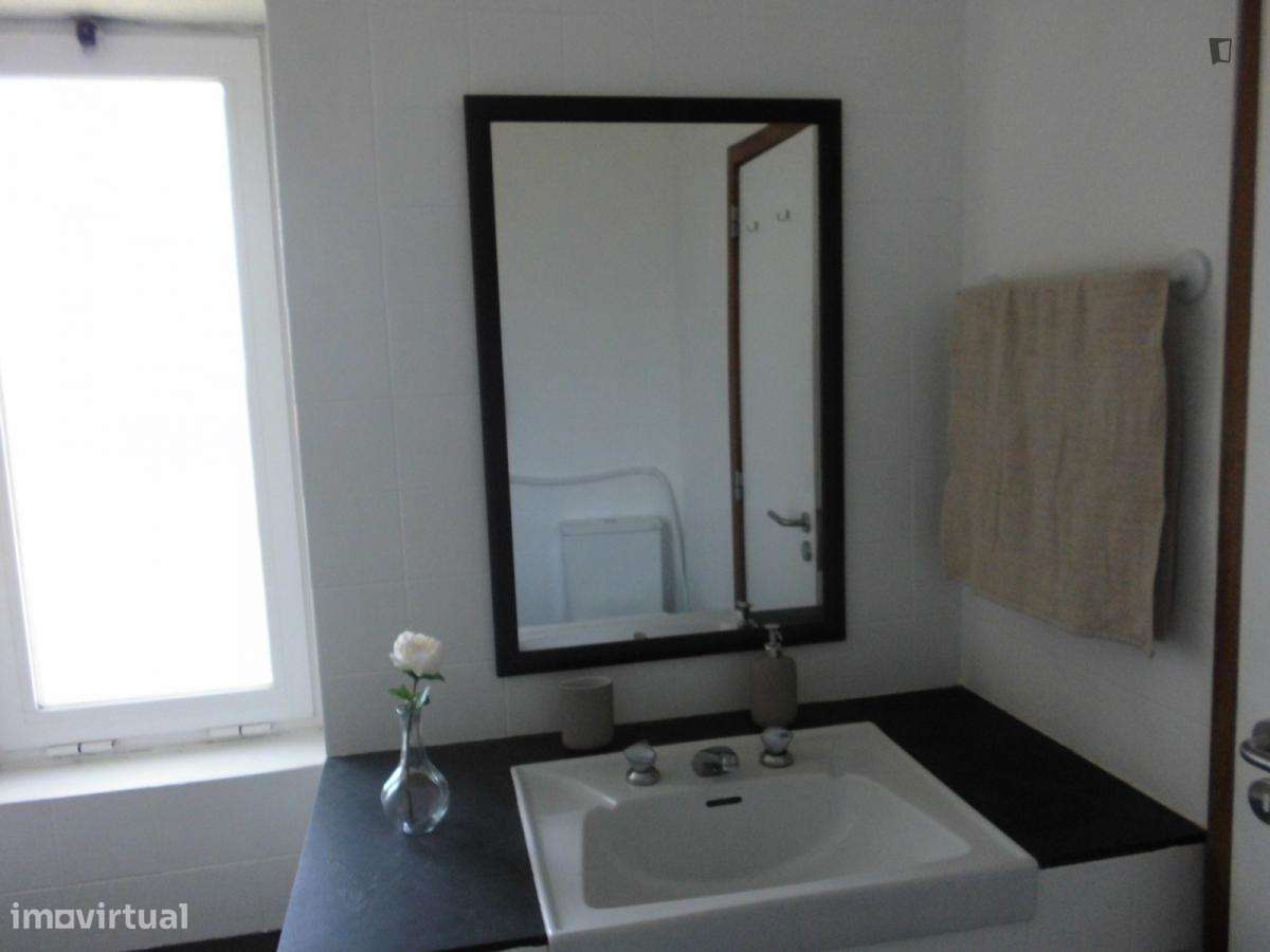 Quarto - localizado em Paço de Arcos Lisbon - Grande imagem: 4/17
