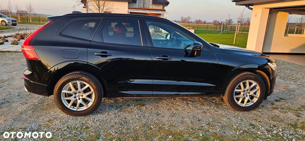 Volvo XC 60 B5 D AWD R-Design - 8