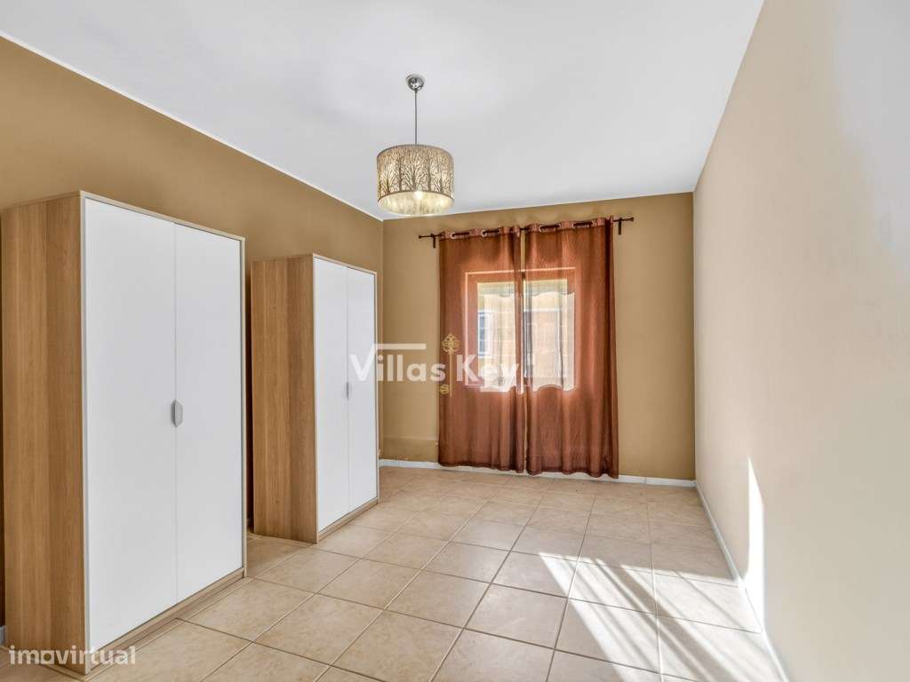 Moradia T3 com Duas Entradas - Vila do Bispo-6