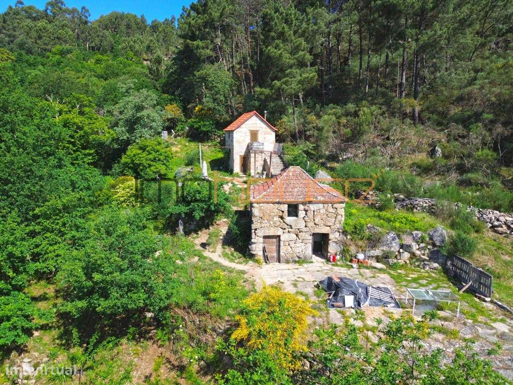 Quinta 2,6ha - Vista panorâmica e várias edificações-6