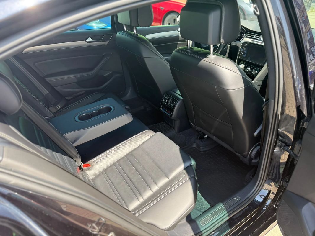 Volkswagen Passat 2.0 TDI DSG R Executive - 30