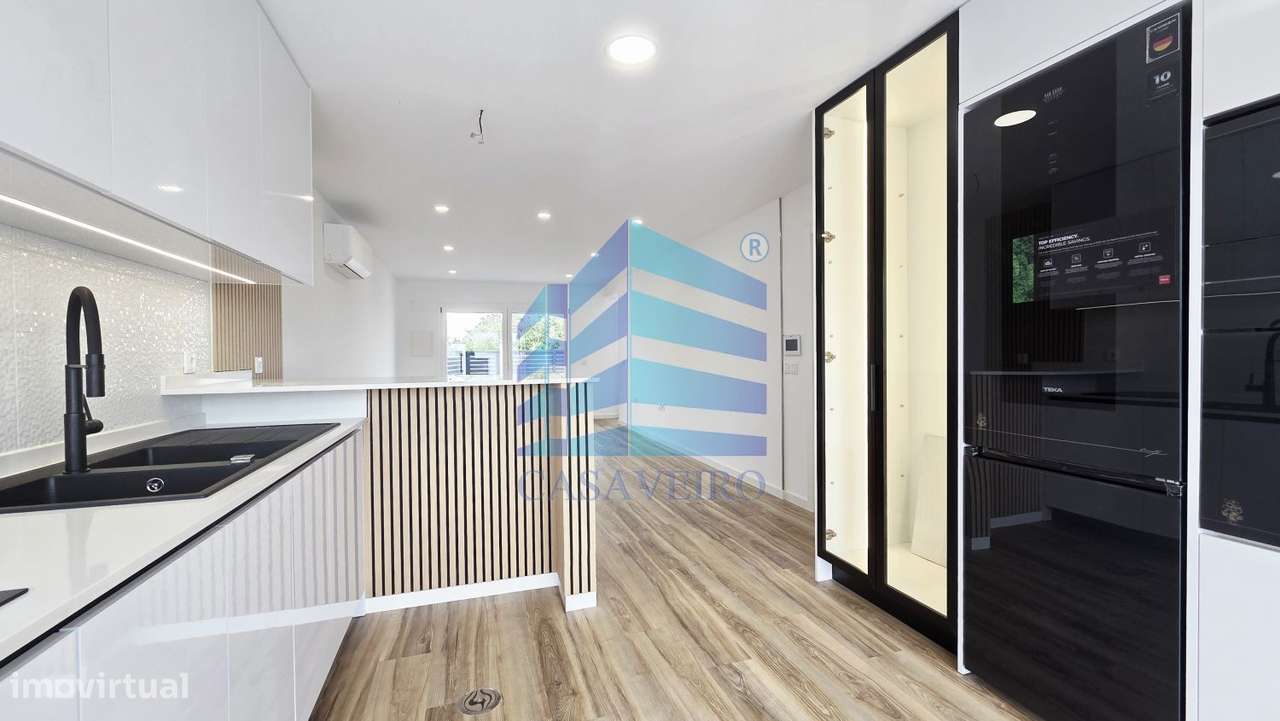 Moradia com Piscina no centro da Gafanha da Nazaré - Grande imagem: 4/27