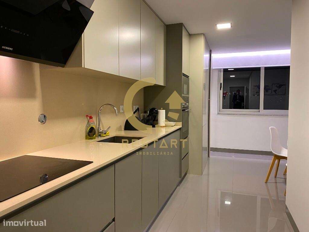 Apartamento T3 totalmente mobilado com vista Rio-8