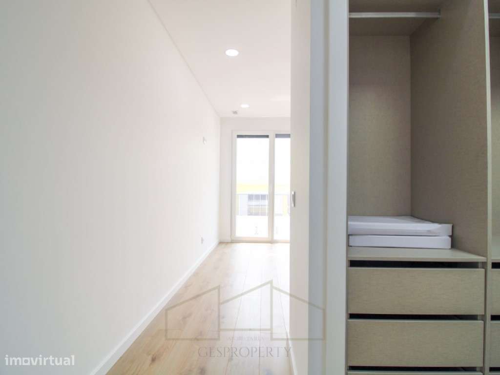 Moradia Isolada T4 - inserida em lote 420m2 - Aldeias de Irmaos - A...-46