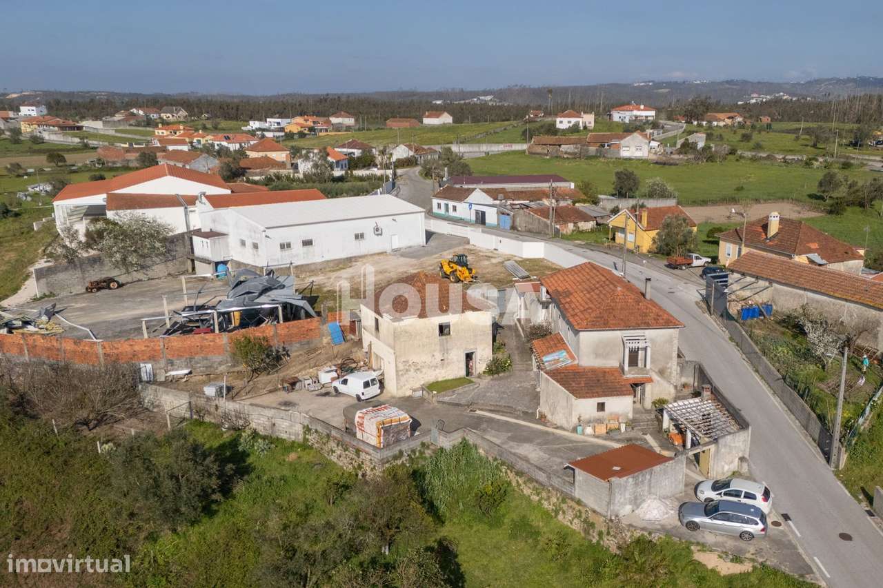 Moradia T3 com terreno de 2.157 m² – Raposeira, Colmeias | Leiria-58
