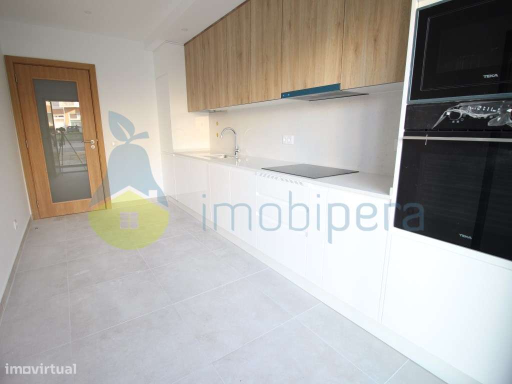 Apartamento T2 (1+1) NOVO, a 200 m da praia , situado a sul da Via ...-4