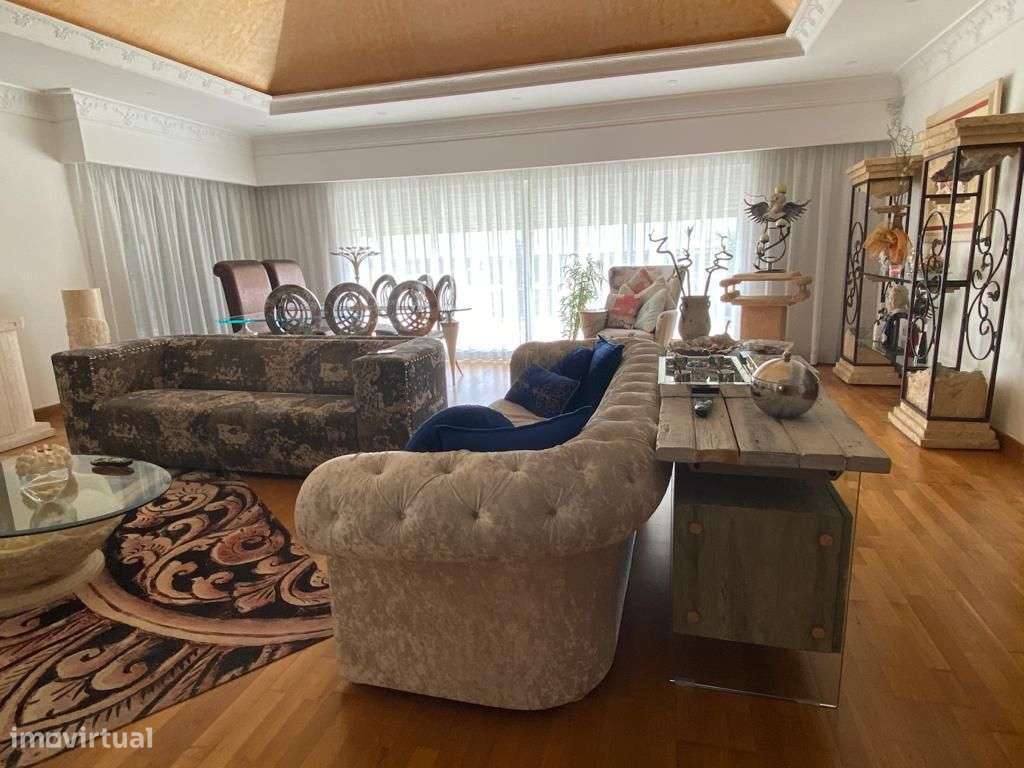 Magnífica Quinta V8 com piscina e deslumbrante vista mar. Localizada-24