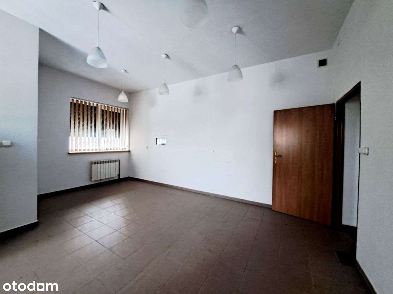 Budynek mieszkalny z potencjałem komercyjnym-5