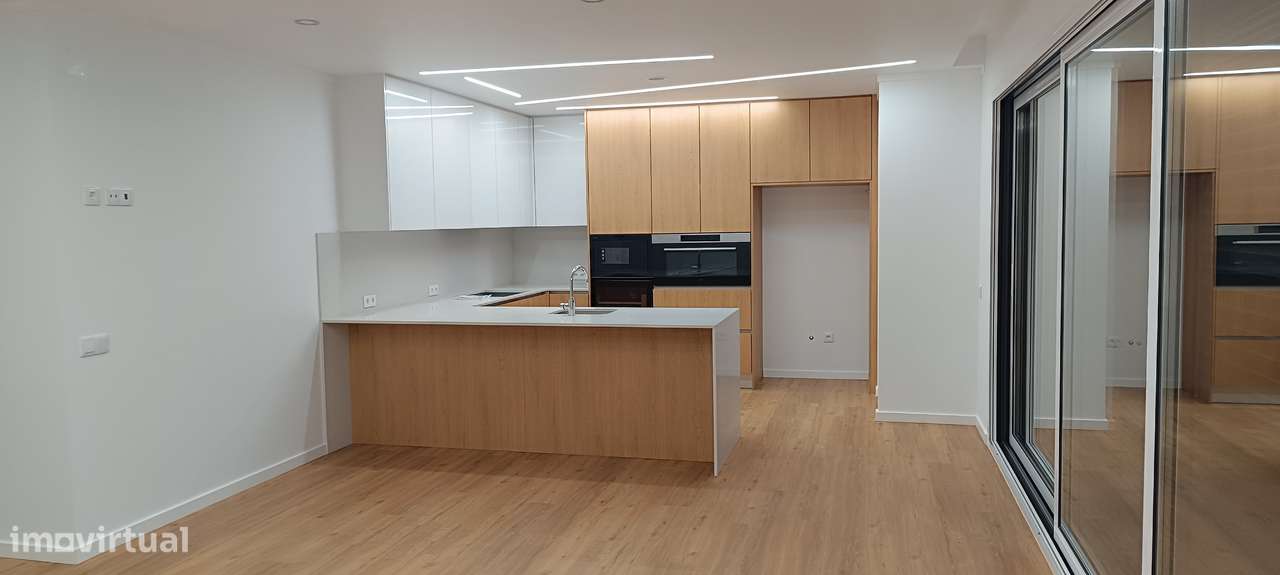 Exclusivo Apartamento T3+1 no último piso!-9