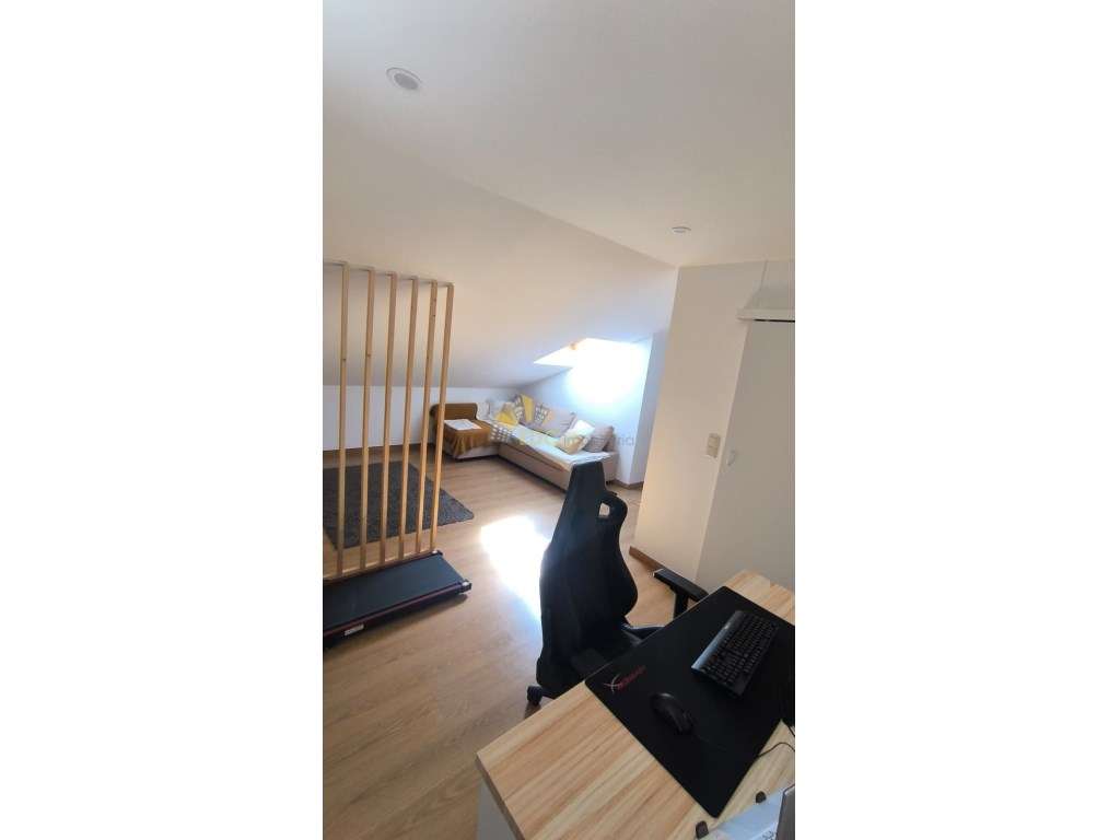 Apartamento Duplex T2+1 com Parqueamento, Arrecadação e Varanda | E...-31