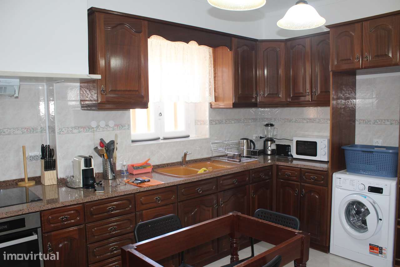 Quarto individual mobiliado em Arranhó com internet - Grande imagem: 4/8