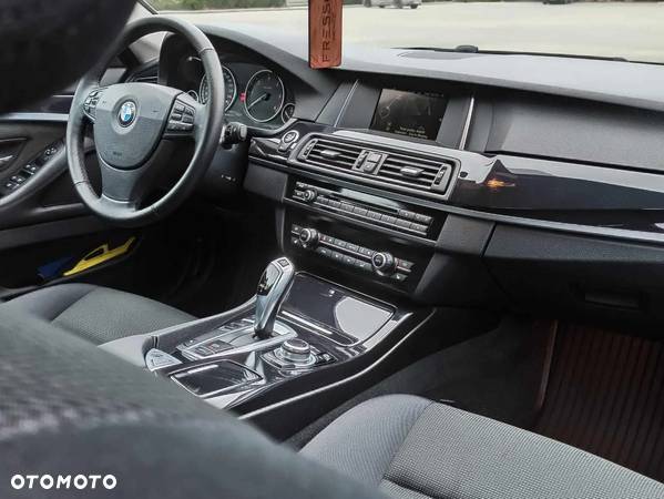 BMW Seria 5 520d - 13