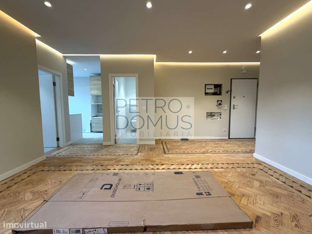 T2 TOTALMENTE REMODELADO EM CONDOMÍNIO COM PISCINA - PENHA DE FRANÇA-13