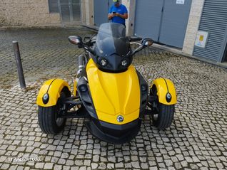 Bombardier CAN AM Spyder