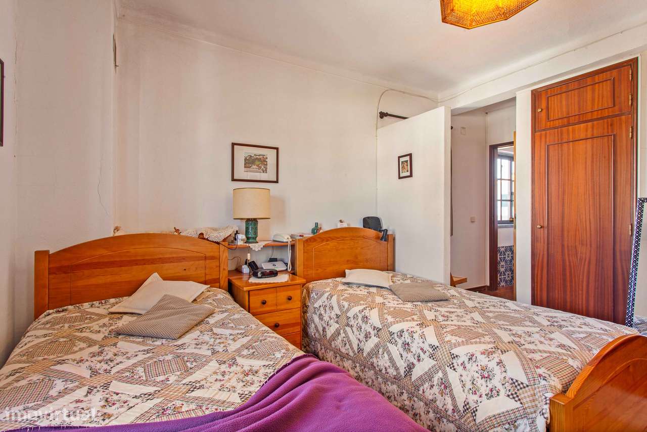 Moradia T4, 2 pisos, com jardim e árvores de fruto, Marisol | Aroeira-19