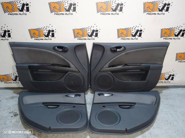 Quartelas / Forras Das Portas Seat Leon (1P1)  Quartelas / Forras Seat - 1