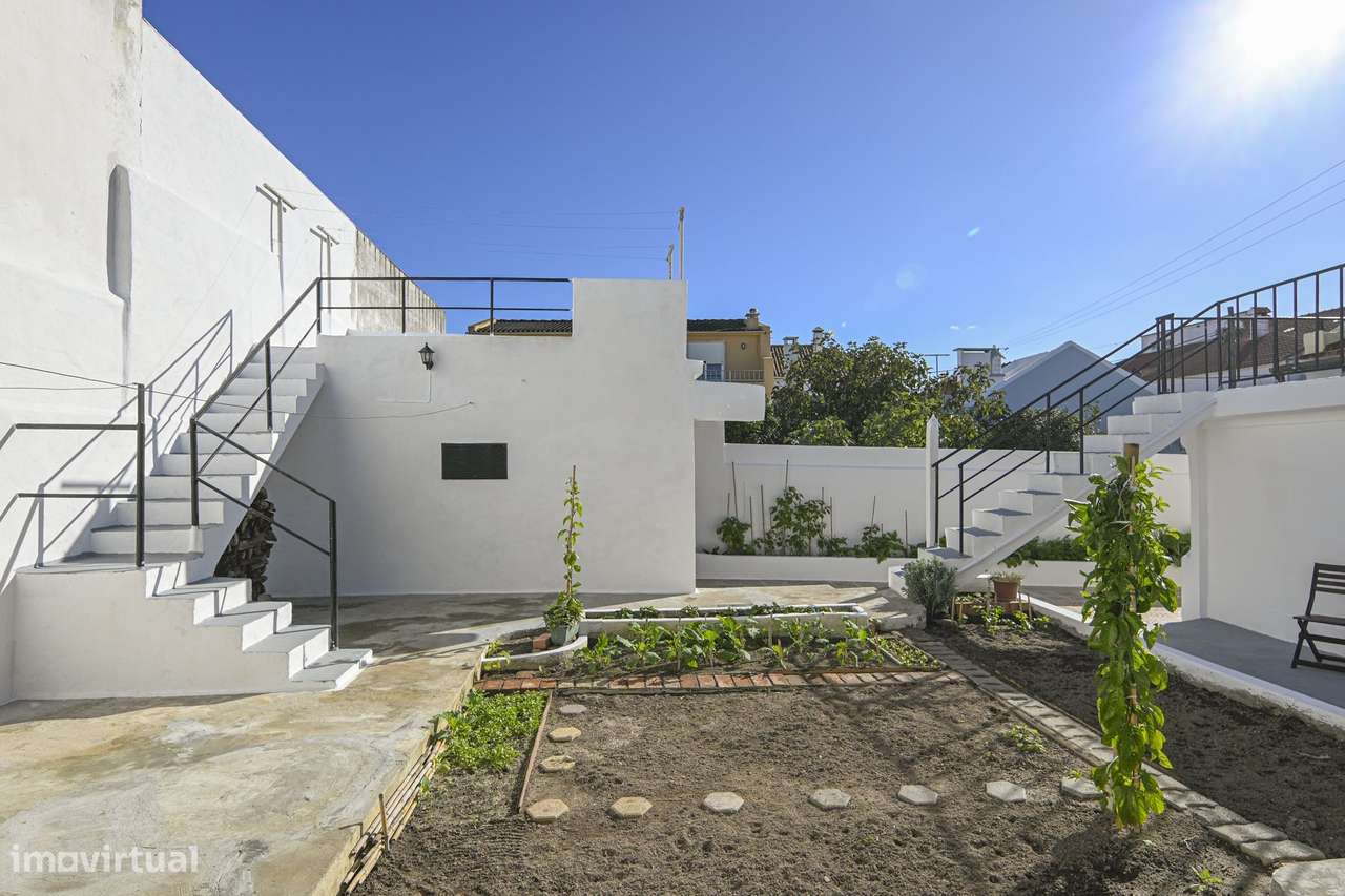 Moradia T2+1, c/ Garagem, Bairro do Areias – Montijo-13
