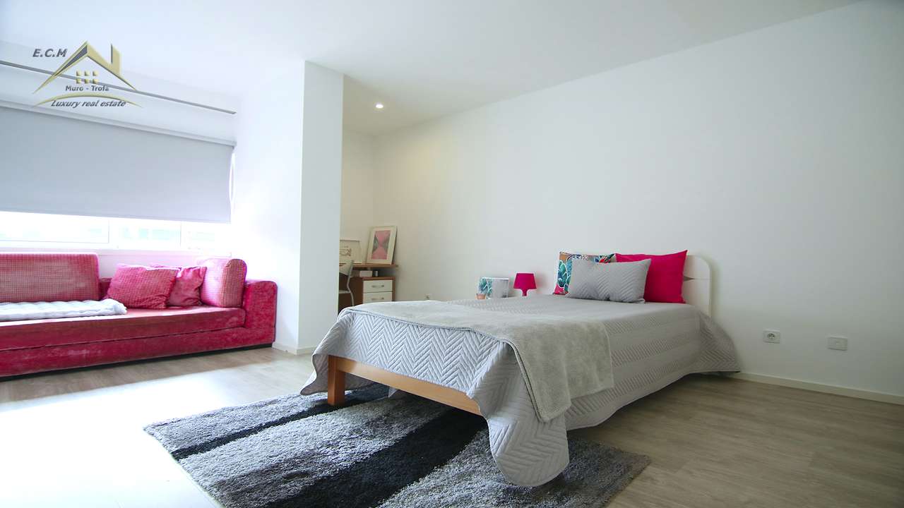 T0  Avenida Carlos de Oliveira Campos Frente ao ISMAI - Grande imagem: 4/15