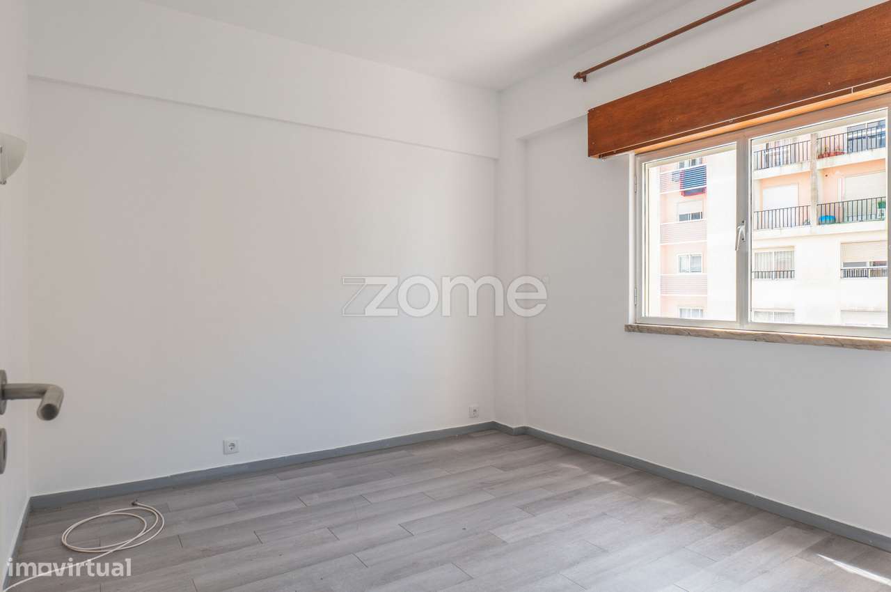 Apartamento T1 à venda, Monte Abraão.-11