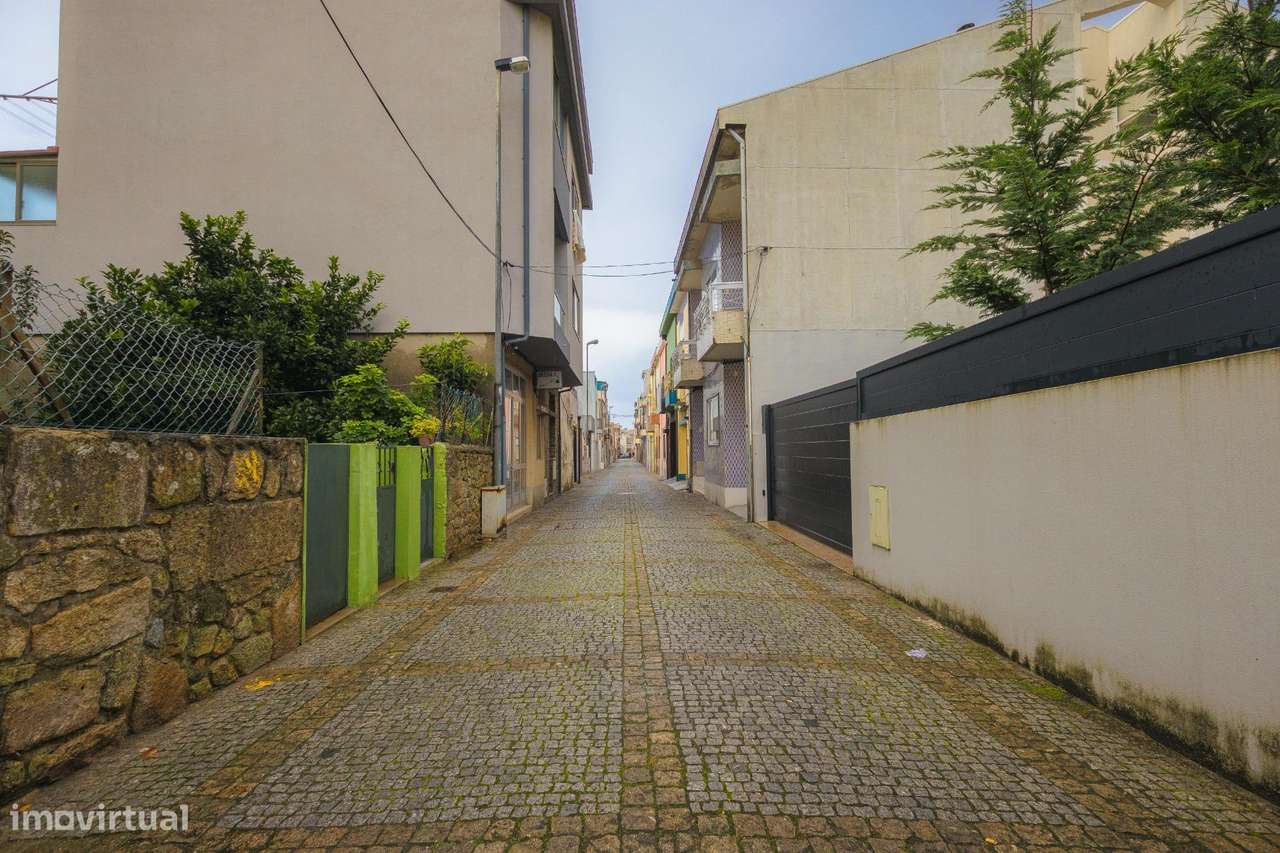 Andar Moradia T3 – Rés do Chão Totalmente Remodelado-32