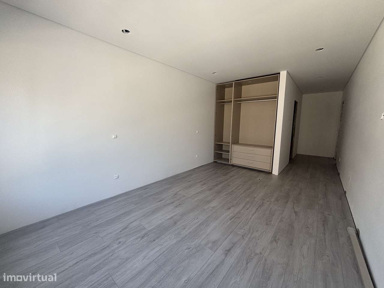 T2 Novo com varanda, ar condicionado e elevador-6