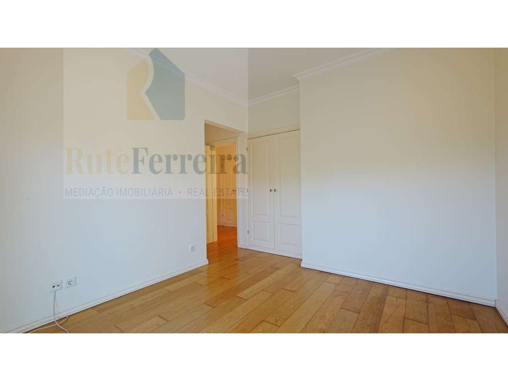 Apartamento T2 no Condomínio de Luxo Campo Real!-22