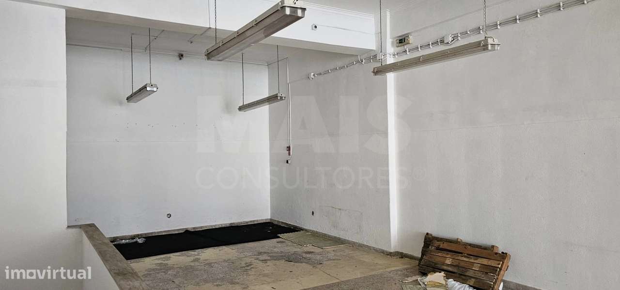 Loja com dois pisos, Póvoa de Santa Iria e Forte da Casa - Grande imagem: 4/9