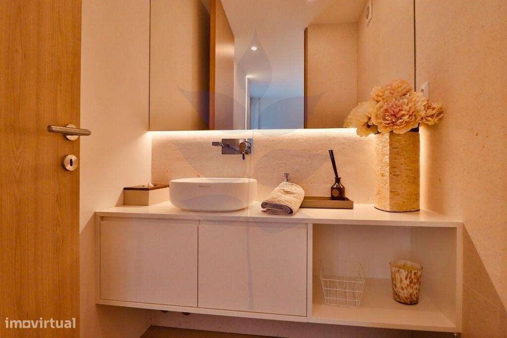 Vende-se T3 Duplex - Condominio Fechado - Como Novo - Empreendimento V-5