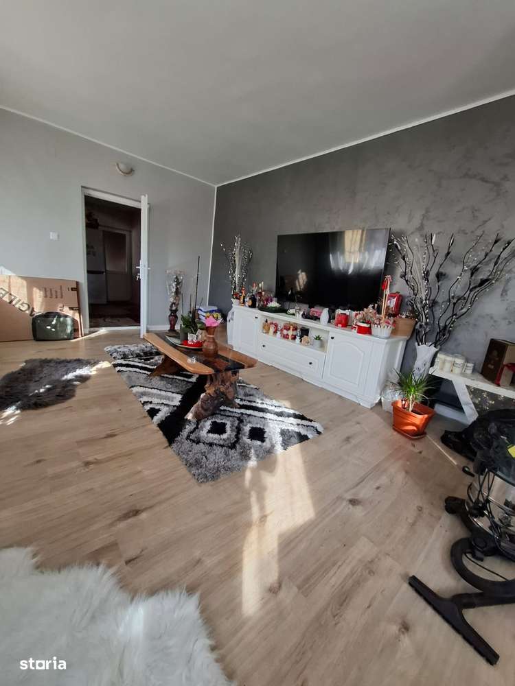Vând Casă Parter  Etaj,  5 Camere, bucatarie 2 Băi, 240 m² Zona Horpaz - Imagine principală: 5/12