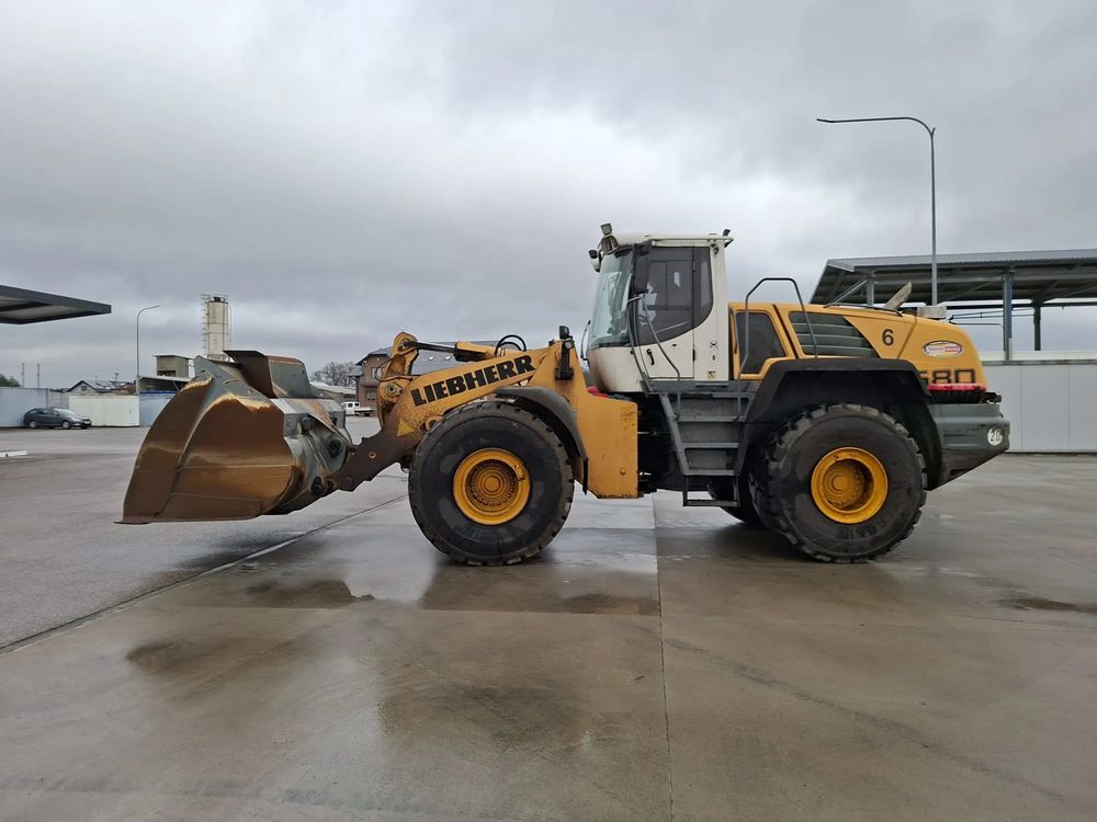 Liebherr L580 2011