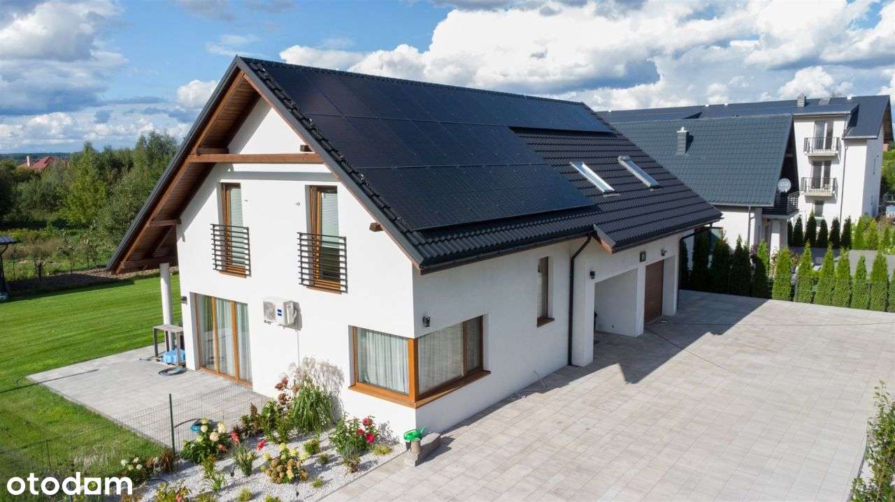 Nowoczesny dom z fotowoltaiką - Moczadła-0
