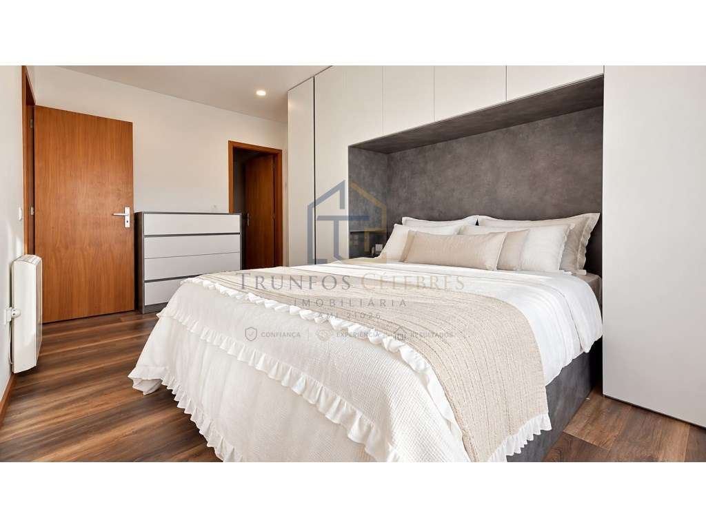 Apartamento T3 Renovado com Suíte e Garagem Fechada | Vila do Conde-11