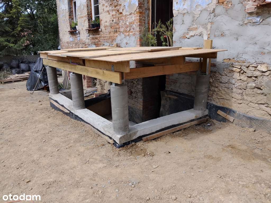 Nietypowy dom dwurodzinny-10