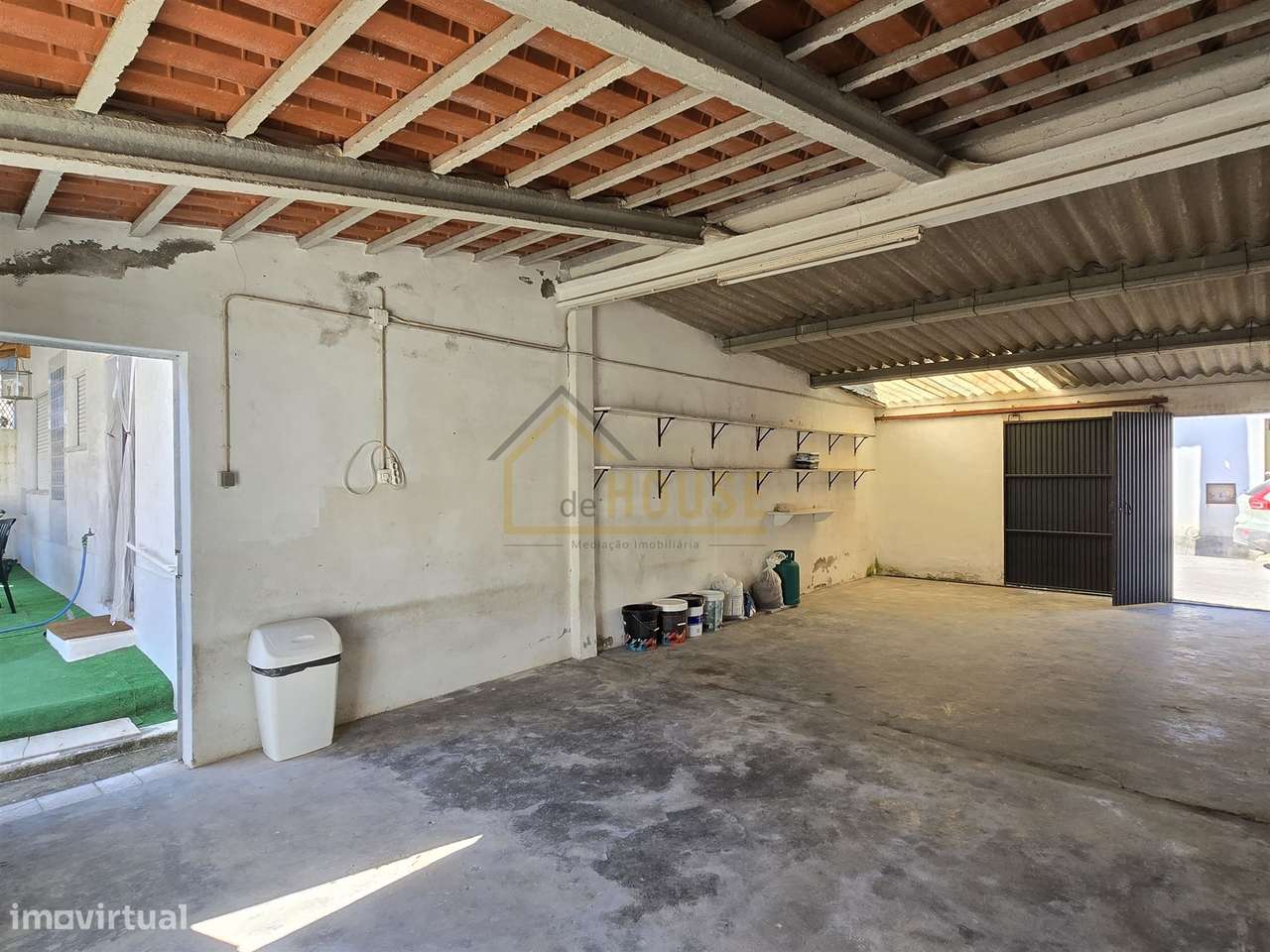 Moradia com espaço exterior e garagem no Bombarral-24