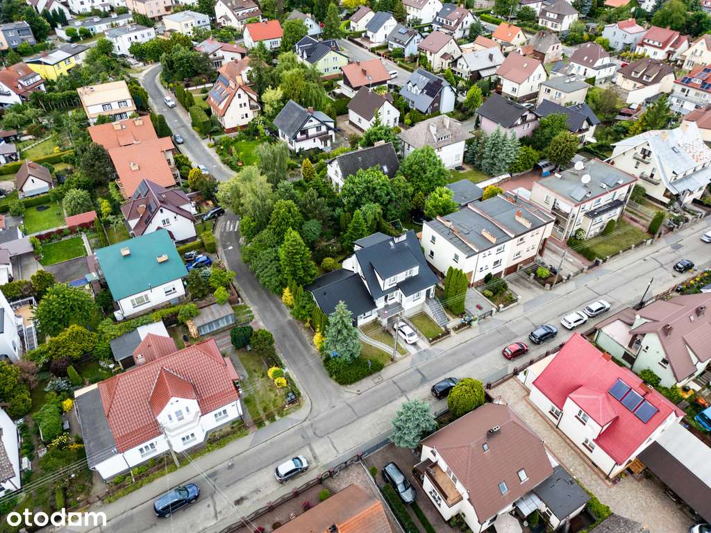 Duży dom, świetna lokalizacja - Pełny obrazek: 2/20