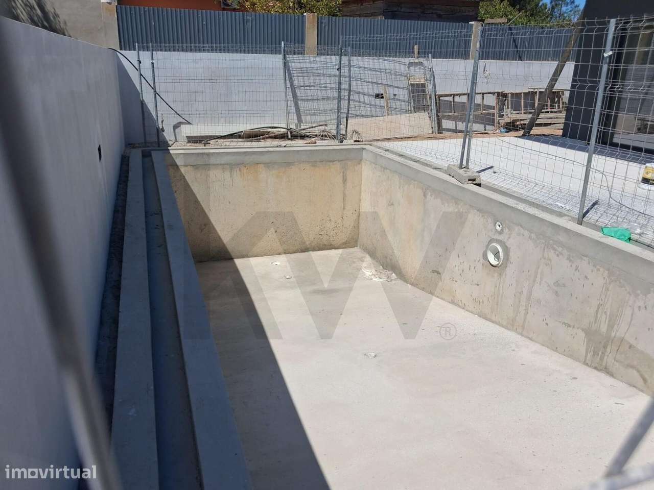 Moradia T4 a estrear com Piscina - Quinta do Anjo-5