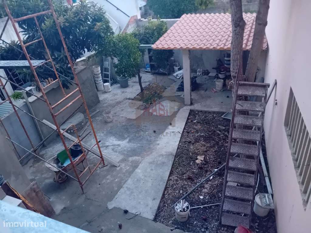 Excelente Andar Moradia ,Com Logradouro-15