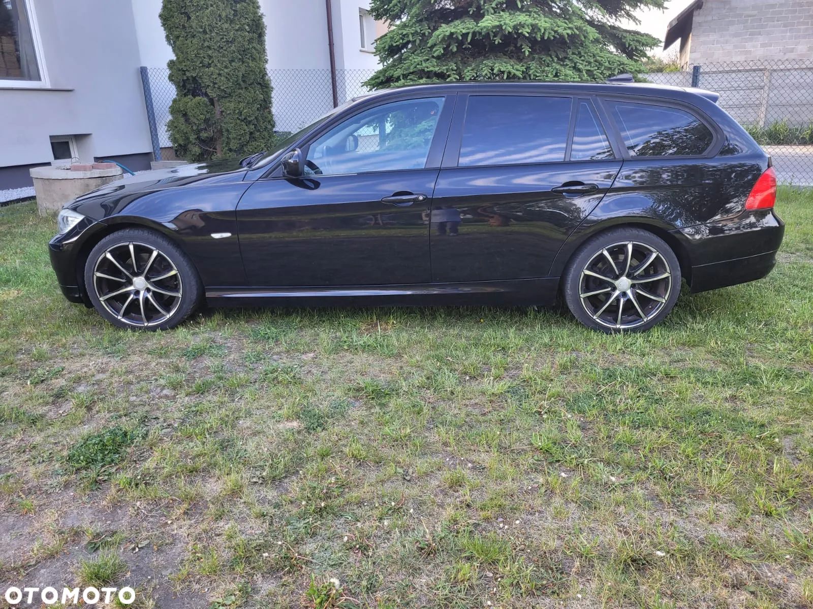 BMW Seria 3 320i Touring - 1