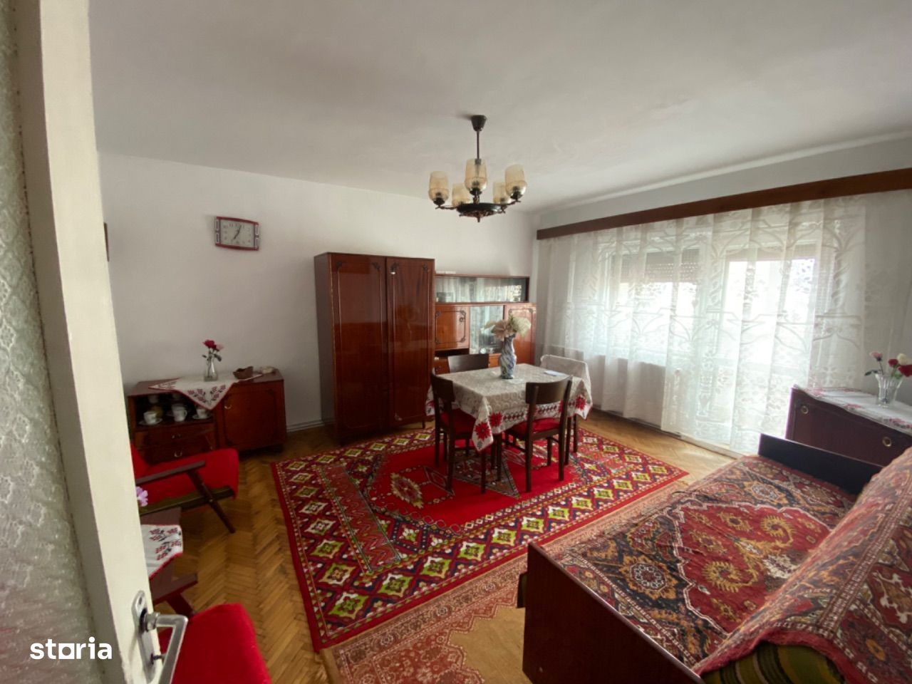 Vând apartament 3 camere Str. Primaverii