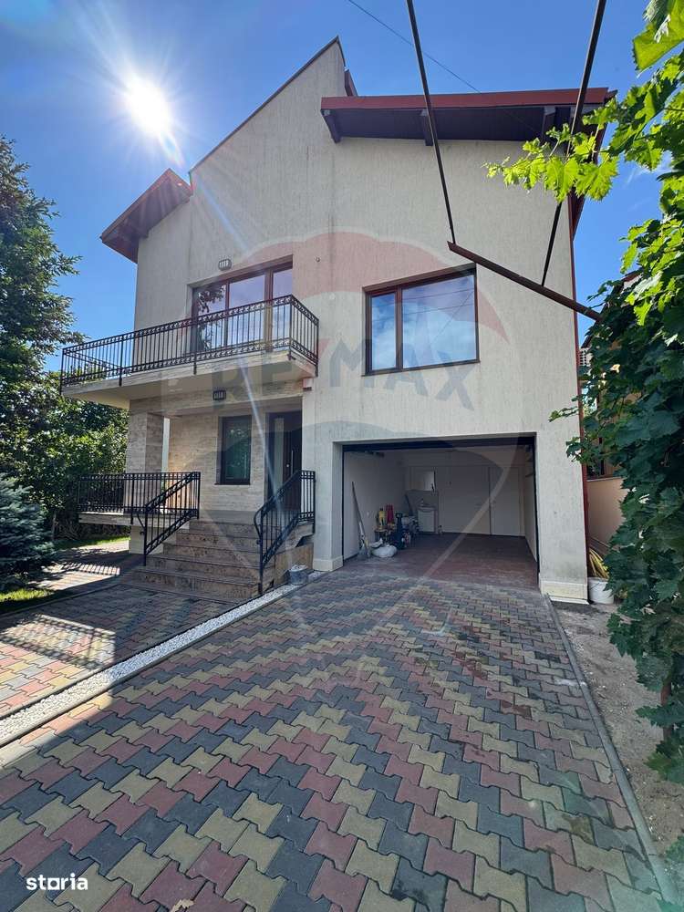 Vilă deosebită de închiriat în zonă liniștită - Imagine principală: 1/14