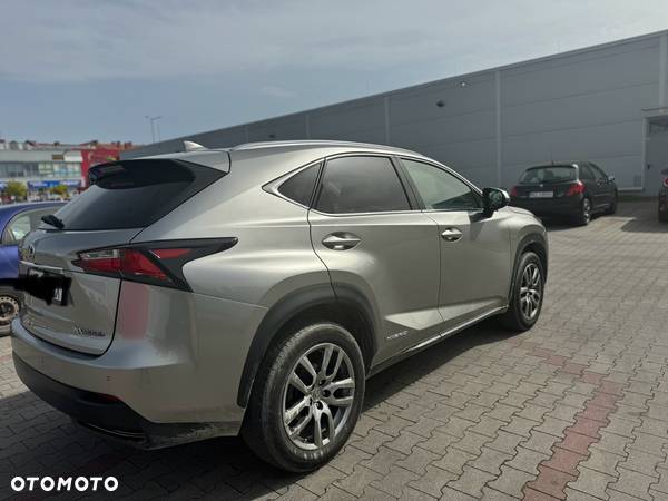 Lexus NX 300h Prestige AWD - 3