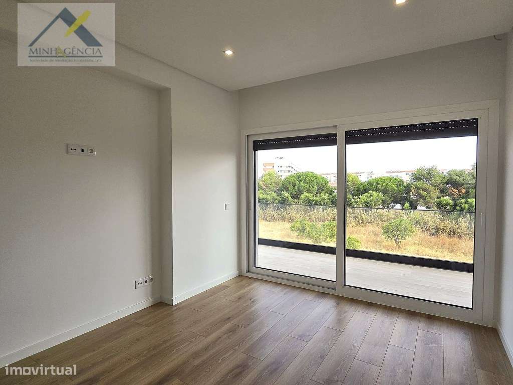 Apartamento T3 Novo com garagem e piscina no Montijo-26