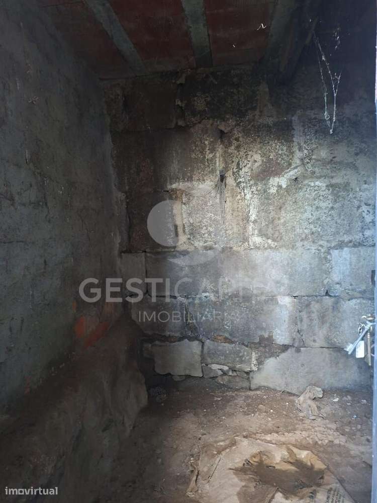 Moradia para reconstrução em São Tomé de Covelas, Baião-16