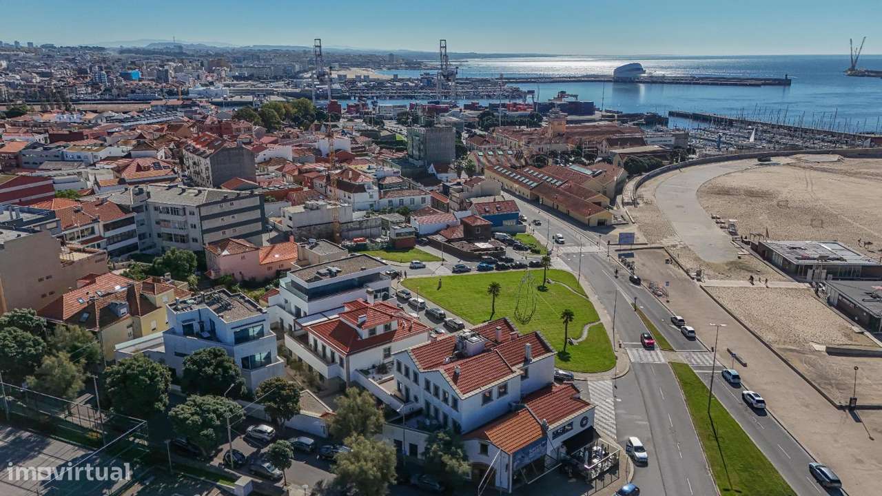 Moradia T3, em Leça da Palmeira na 1ª  Linha de Mar-29