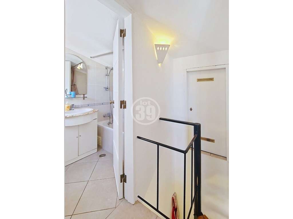Apartamento duplex com 3 quartos, parqueamento privado e inserido n...-33